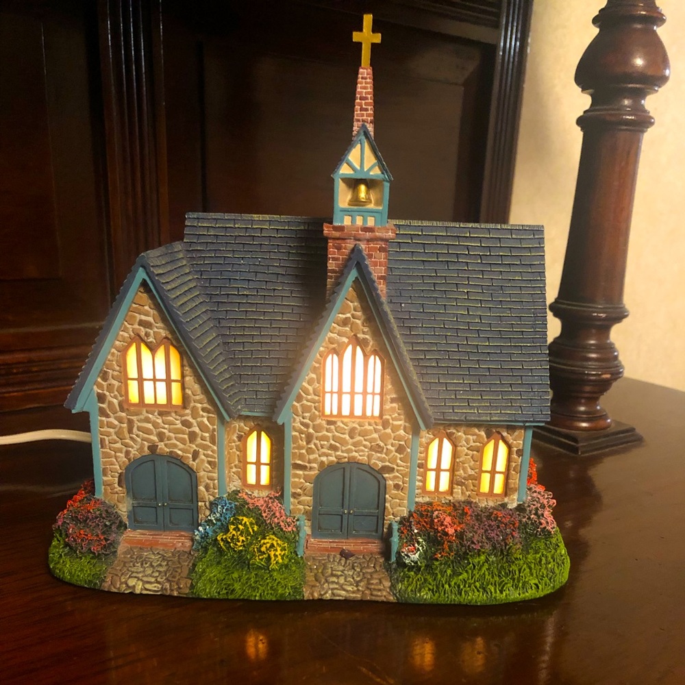 Hawthorne Village "Thomas Kinkade's Lamplighter village